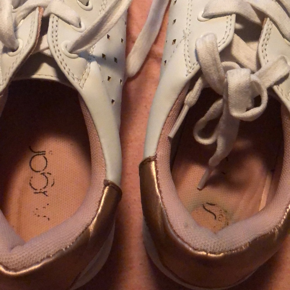 Shoes - Picture 3 of 4